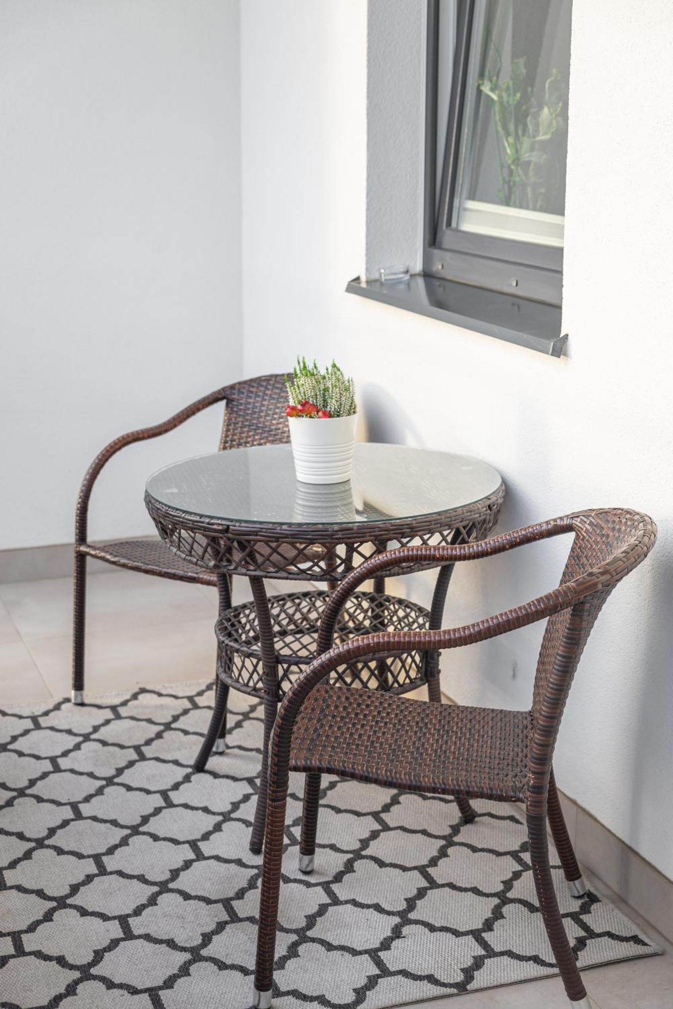 Nad Stawem Apartment *